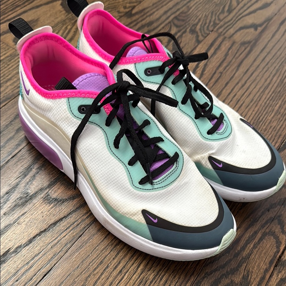 Nike Women's Multicolor Sneakers